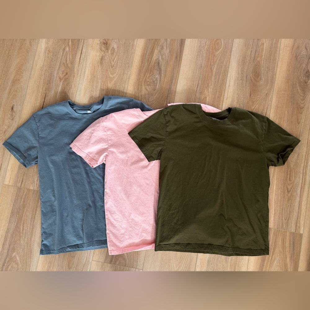 NWOT - 3 pk bundle
Men classic solid tee 
100% cotton